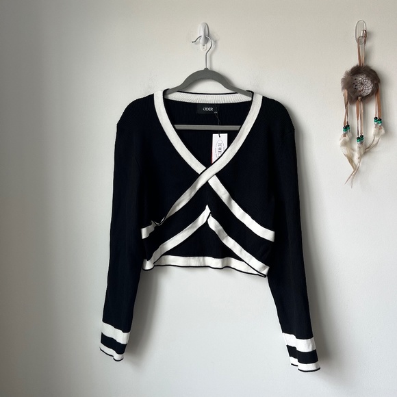 Cider Sweaters New With Tag Cider Black White Knit Cropped Sweater